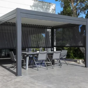 Pergola bioclimatique solaire en aluminium Anémone et intégralement équipée